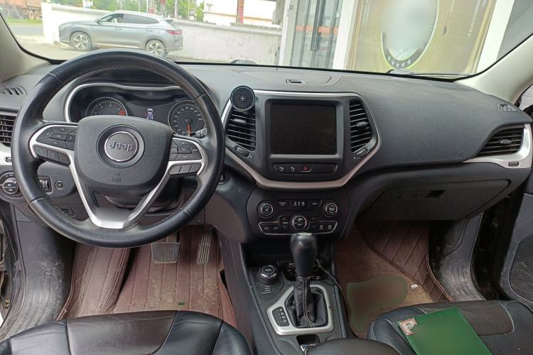 Used Jeep Cherokee 2016 2.4L Superior Edition Center Console