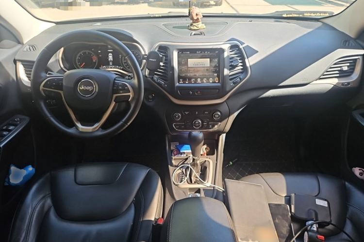 Used Jeep Cherokee 2016 2.0L Superior Edition Center Console