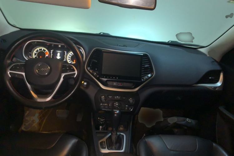 Used Jeep Cherokee 2016 2.4L Leading Edition Center Console