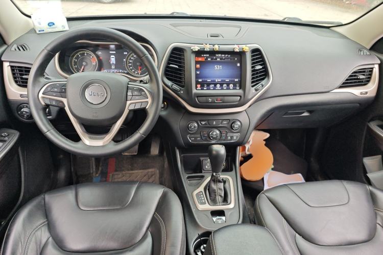 Used Jeep Cherokee 2016 2.0L Superior Edition Center Console