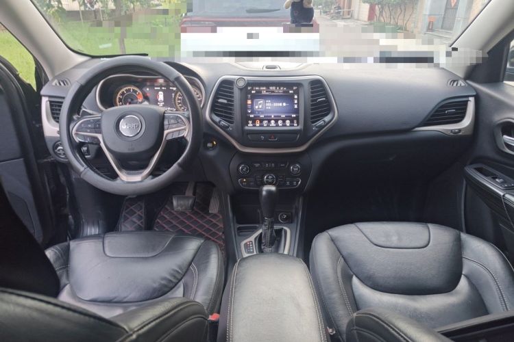 Used Jeep Cherokee 2016 2.4L Leading Smart Version Center Console