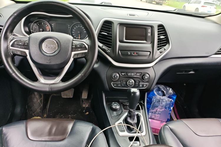 Used Jeep Cherokee 2016 2.4L Professional Edition Center Console