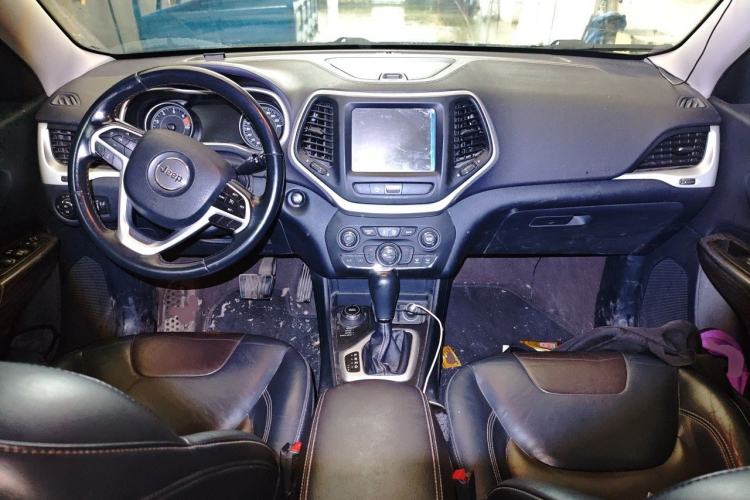 Used Jeep Cherokee 2016 2.4L Professional Smart Version Center Console