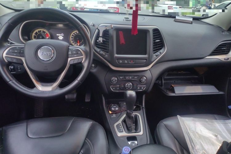 Used Jeep Cherokee 2016 2.4L Superior Edition Center Console