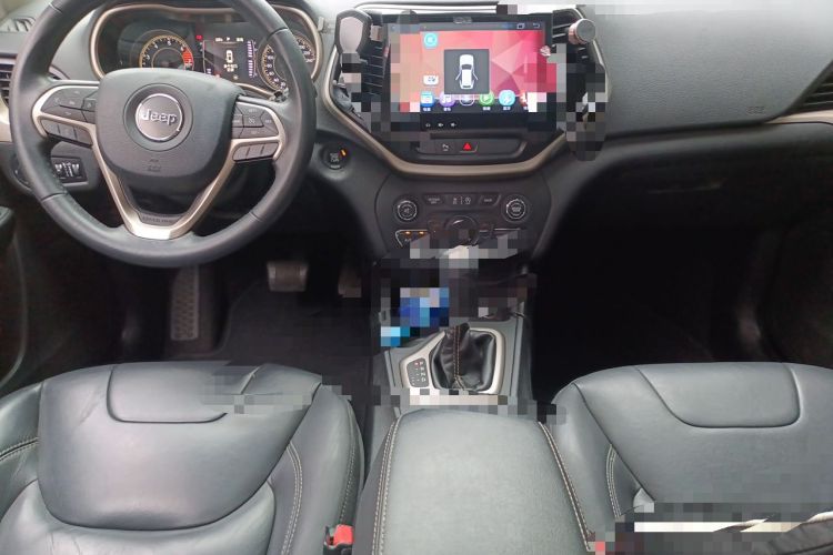Used Jeep Cherokee 2016 2.4L Leading Edition Center Console