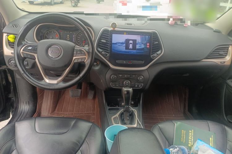 Used Jeep Cherokee 2016 2.4L Leading Edition Center Console