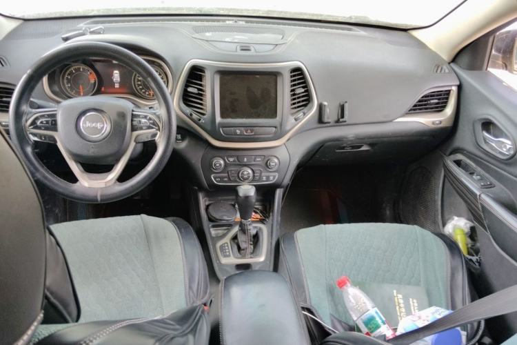 Used Jeep Cherokee 2016 2.0L Superior Edition Center Console