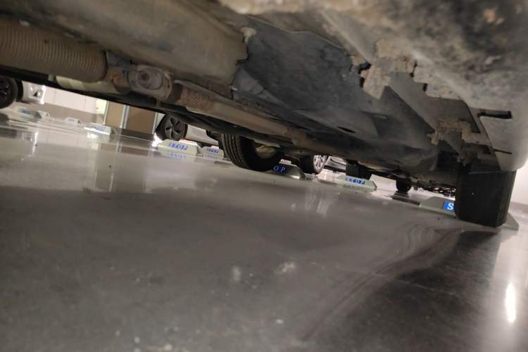 Used Jeep Cherokee 2016 2.4L Professional Smart Version Chassis Front Left