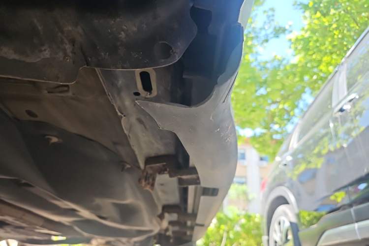 Used Jeep Cherokee 2016 2.0L Superior Edition Chassis Front Left