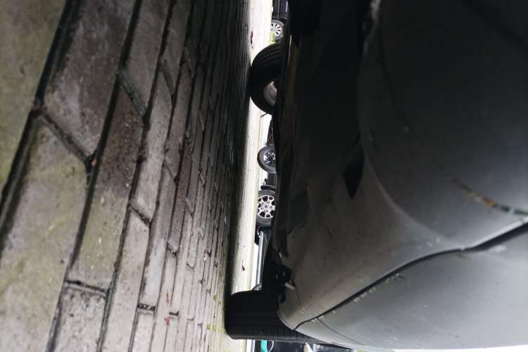 Used Jeep Cherokee 2016 2.4L Leading Edition Chassis Front Left