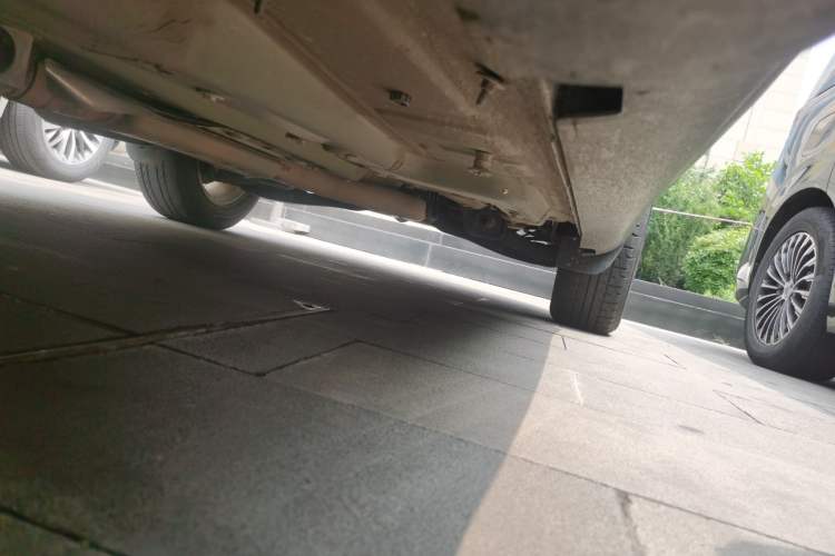 Used Jeep Cherokee 2016 2.0L Superior Edition Chassis Front Left