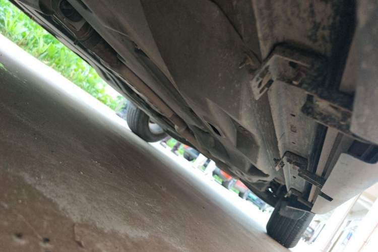 Used Jeep Cherokee 2016 2.4L Professional Smart Version Chassis Front Left