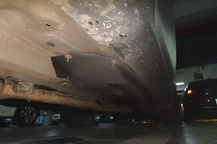 Used Jeep Cherokee 2016 2.4L Professional Smart Version Chassis Front Left