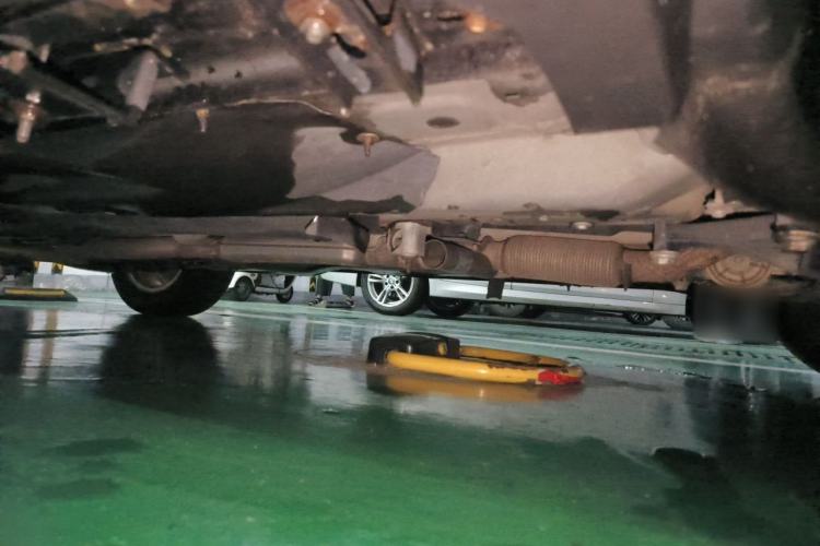 Used Jeep Cherokee 2016 2.4L Professional Edition Chassis Front Right
