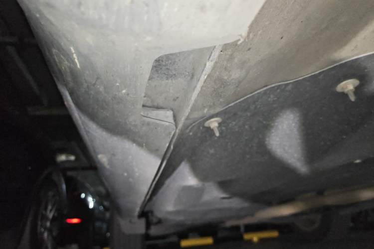 Used Jeep Cherokee 2016 2.4L Professional Smart Version Chassis Front Right