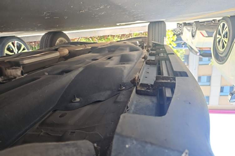Used Jeep Cherokee 2016 2.0L Superior Edition Chassis Front Right