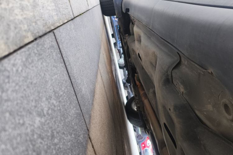 Used Jeep Cherokee 2016 2.4L Leading Edition Chassis Rear Left