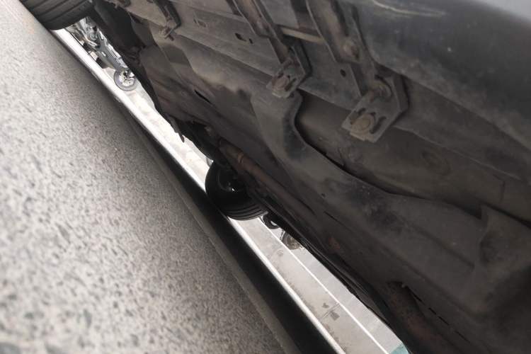 Used Jeep Cherokee 2016 2.4L Professional Edition Chassis Rear Left