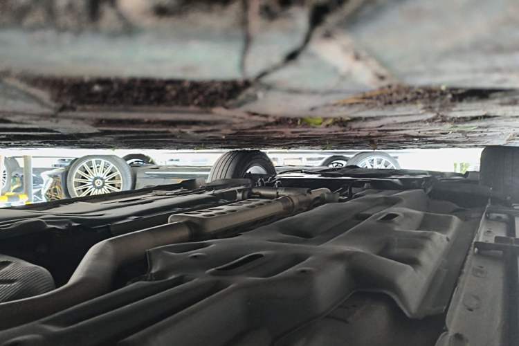 Used Jeep Cherokee 2016 2.4L Leading Smart Version Chassis Rear Left