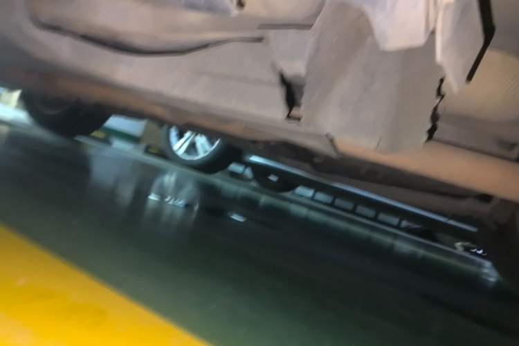 Used Jeep Cherokee 2016 2.4L Leading Edition Chassis Rear Left