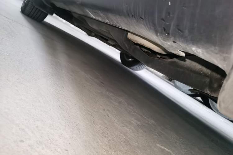 Used Jeep Cherokee 2016 2.4L Leading Edition Chassis Rear Left