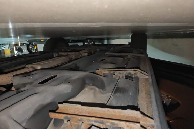 Used Jeep Cherokee 2016 2.4L Professional Smart Version Chassis Rear Left