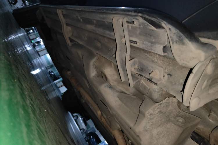 Used Jeep Cherokee 2016 2.4L Professional Edition Chassis Rear Left
