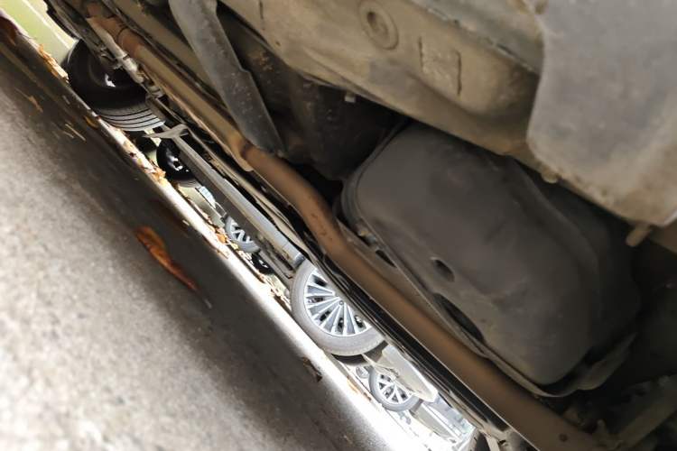 Used Jeep Cherokee 2016 2.4L Professional Edition Chassis Rear Left