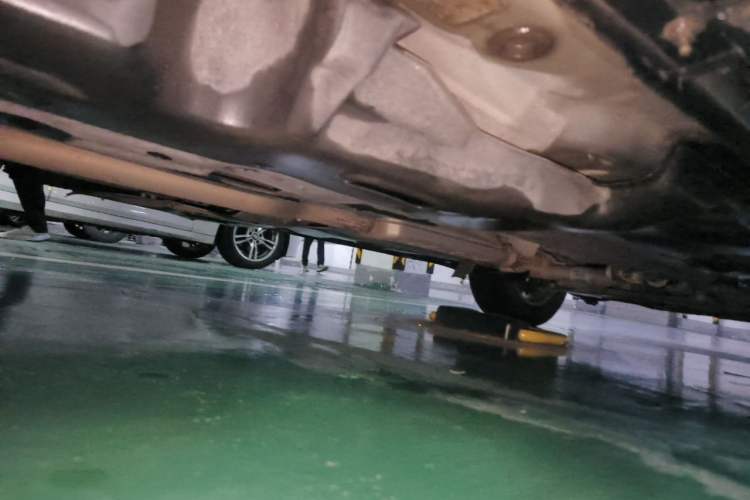 Used Jeep Cherokee 2016 2.4L Professional Edition Chassis Rear Right