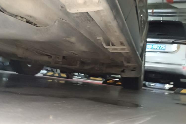 Used Jeep Cherokee 2016 2.4L Leading Edition Chassis Rear Right