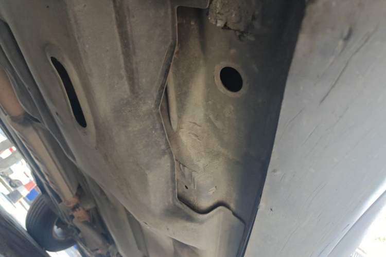 Used Jeep Cherokee 2016 2.4L Professional Edition Chassis Rear Right