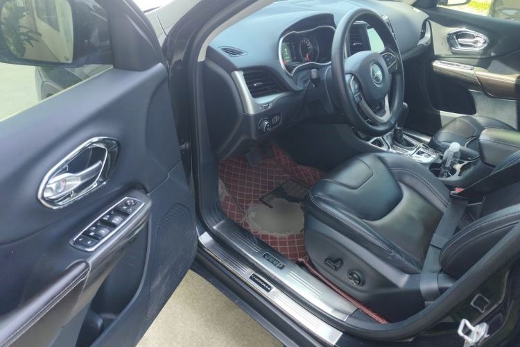 Used Jeep Cherokee 2016 2.4L Leading Edition Driver Seat