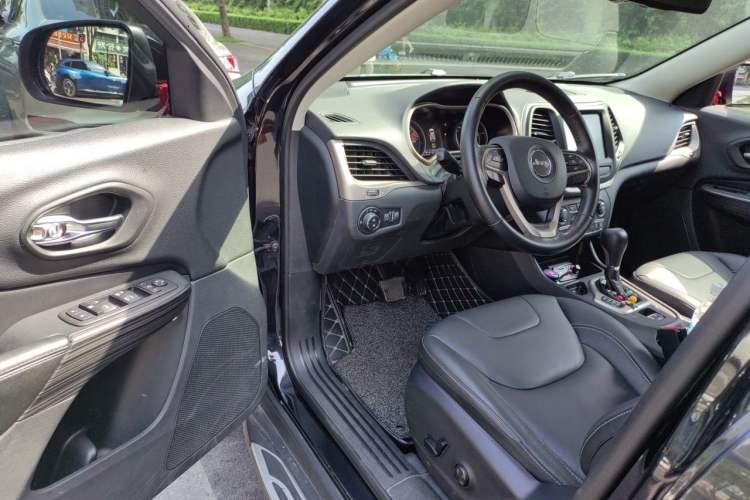 Used Jeep Cherokee 2016 2.4L Leading Smart Version Driver Seat
