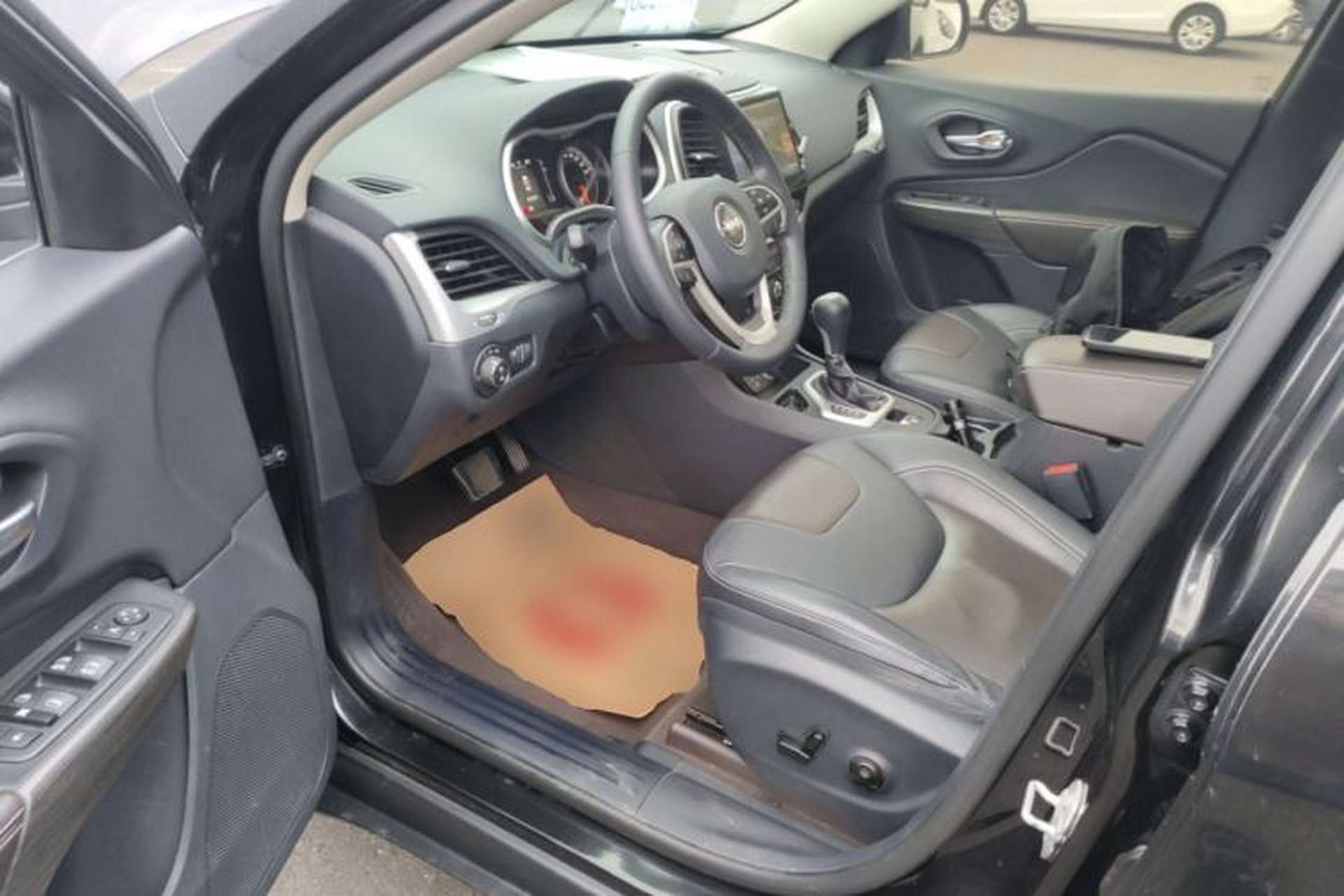 Used Jeep Cherokee 2016 2.4L Leading Edition Driver Seat