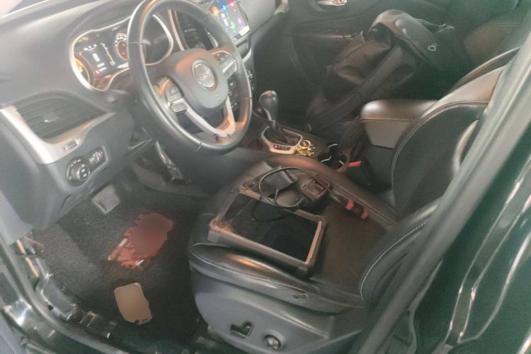 Used Jeep Cherokee 2016 2.4L Leading Edition Driver Seat