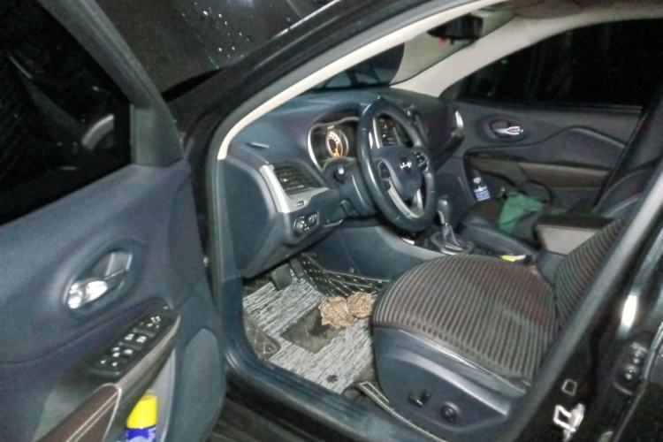 Used Jeep Cherokee 2016 2.4L Leading Smart Version Driver Seat