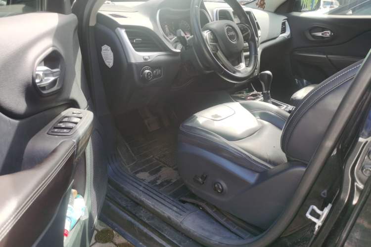 Used Jeep Cherokee 2016 2.4L Leading Smart Version Driver Seat