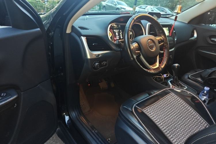 Used Jeep Cherokee 2016 2.4L Leading Edition Driver Seat