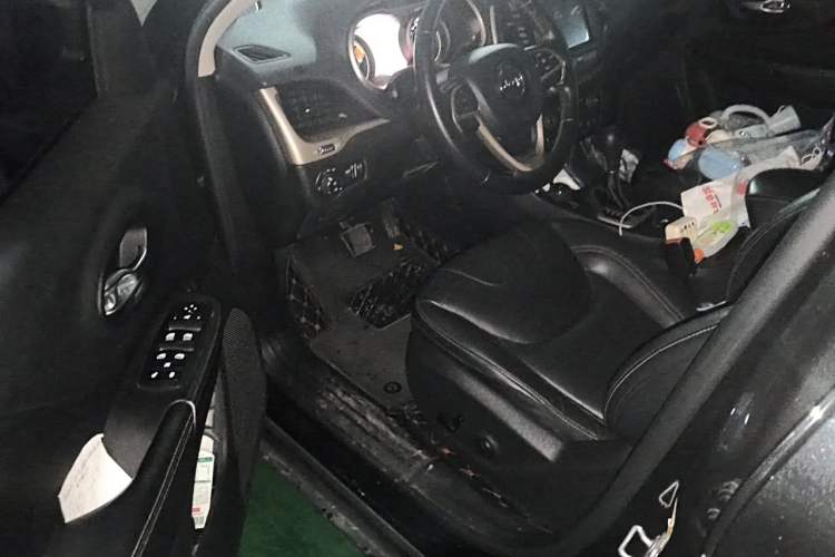 Used Jeep Cherokee 2016 2.4L Professional Smart Version Driver Seat