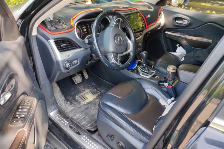 Used Jeep Cherokee 2016 2.4L Leading Edition Driver Seat