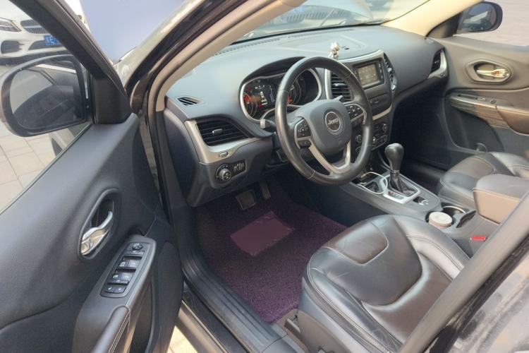 Used Jeep Cherokee 2016 2.4L Leading Edition Driver Seat