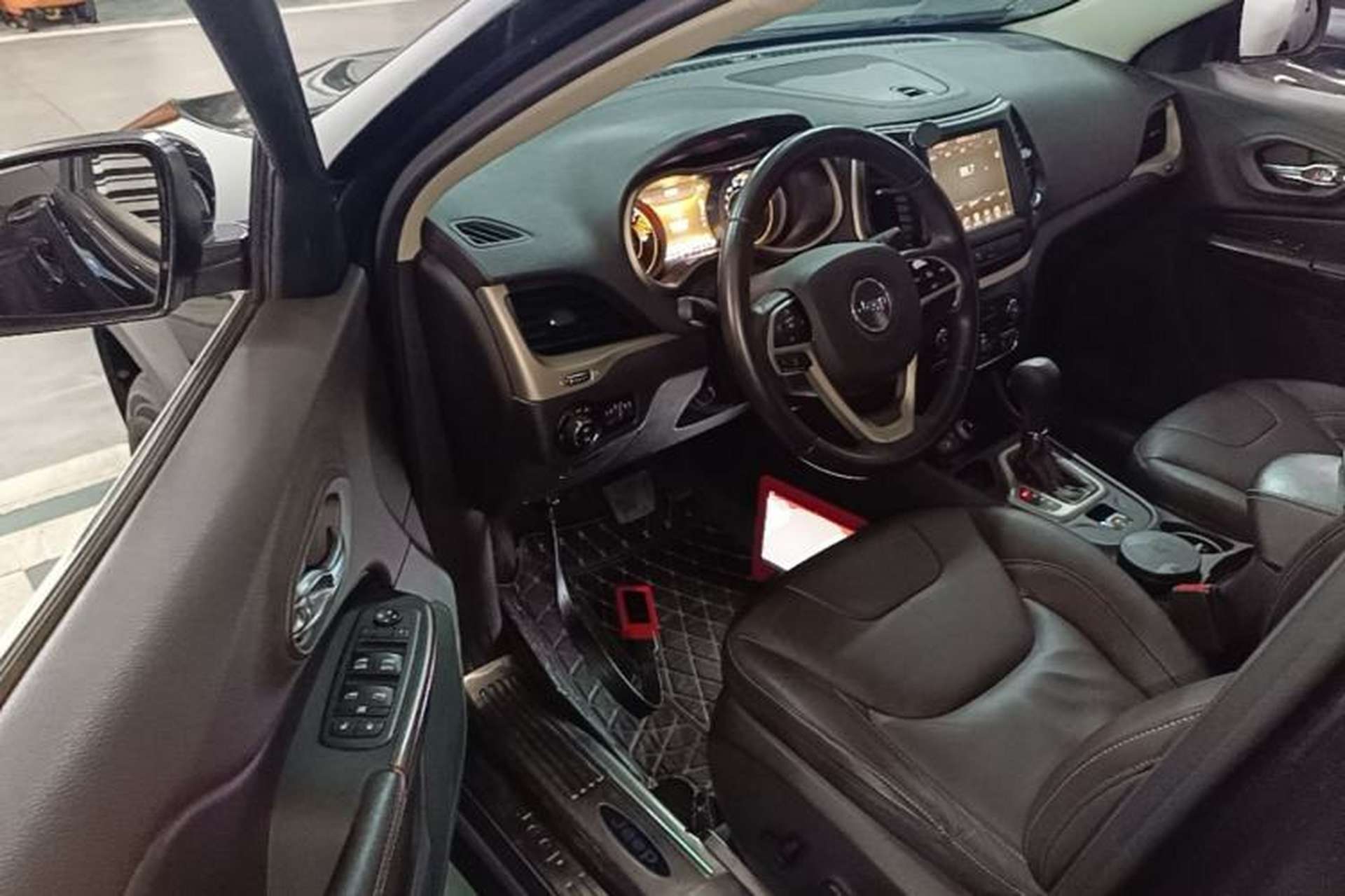 Used Jeep Cherokee 2016 2.0L Superior Edition Driver Seat