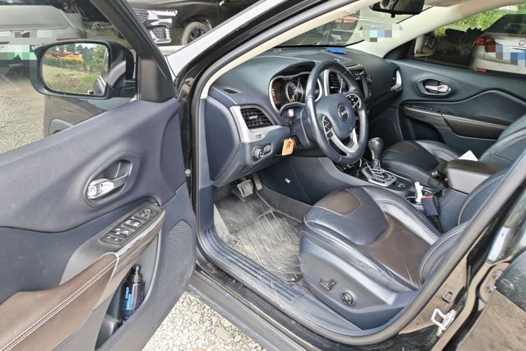 Used Jeep Cherokee 2016 2.4L Leading Smart Version Driver Seat