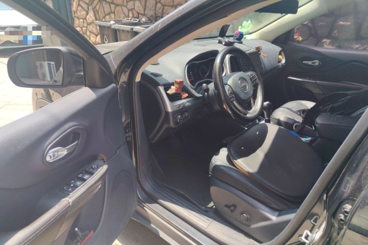 Used Jeep Cherokee 2016 2.4L Leading Edition Driver Seat