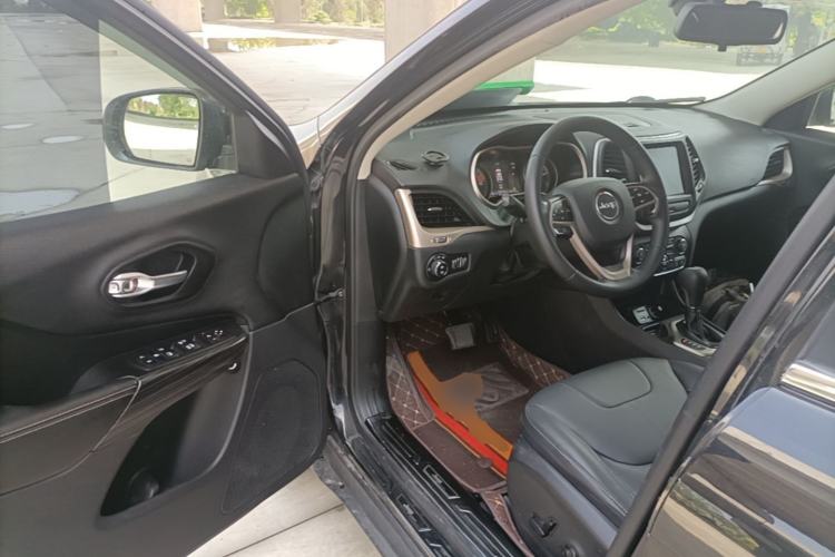 Used Jeep Cherokee 2016 2.4L Leading Smart Version Driver Seat