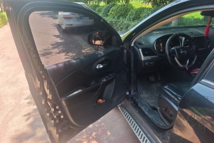 Used Jeep Cherokee 2016 2.4L Professional Smart Version Driver Seat