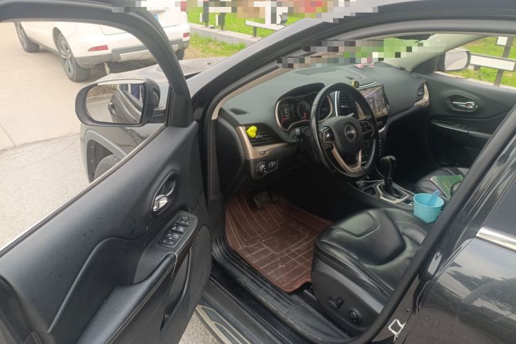 Used Jeep Cherokee 2016 2.4L Leading Edition Driver Seat