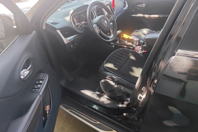 Used Jeep Cherokee 2016 2.4L Professional Smart Version Driver Seat