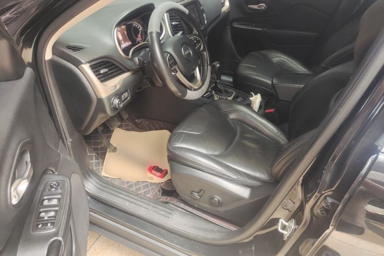 Used Jeep Cherokee 2016 2.4L Leading Smart Version Driver Seat