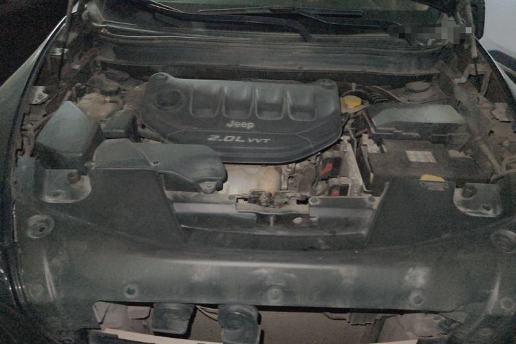 Used Jeep Cherokee 2016 2.0L Superior Edition Engine Bay